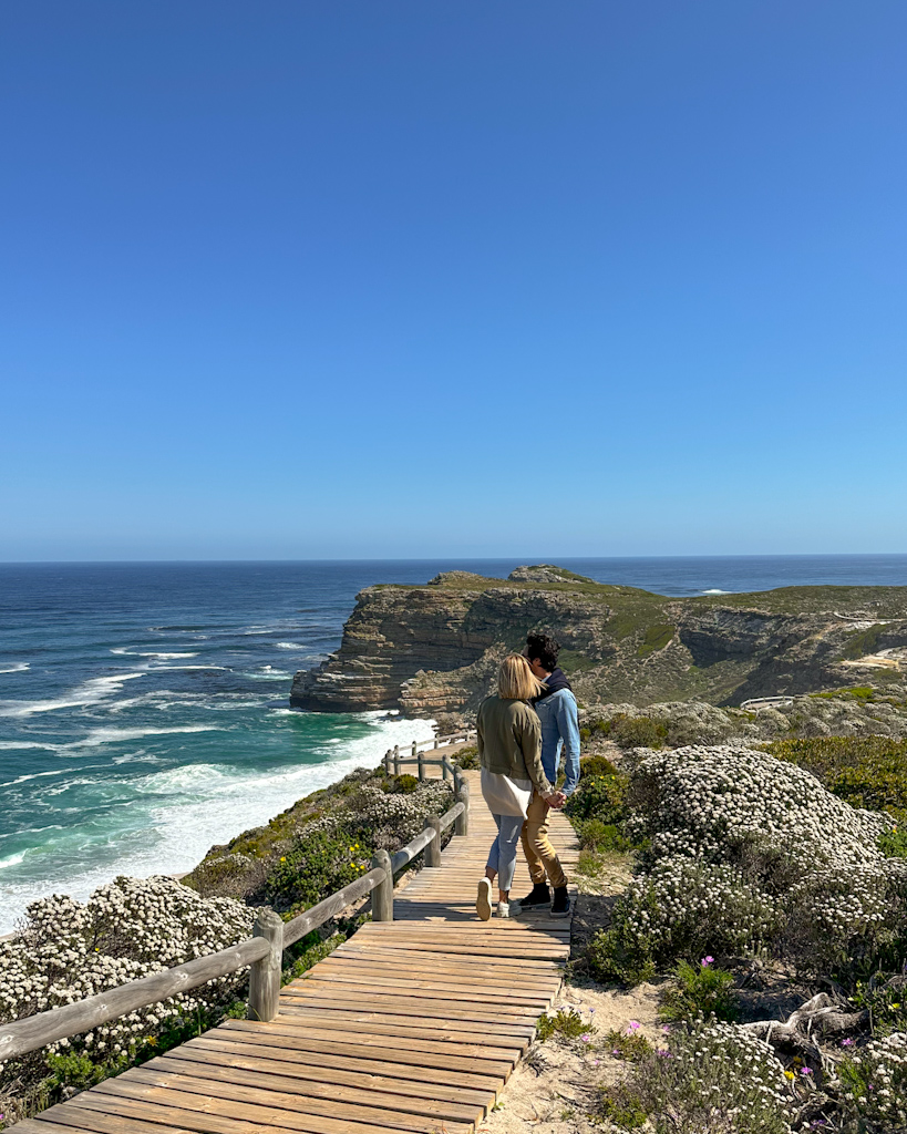 due ragazzi lungo il percorso di Capo di Buona Speranza in Sudafrica